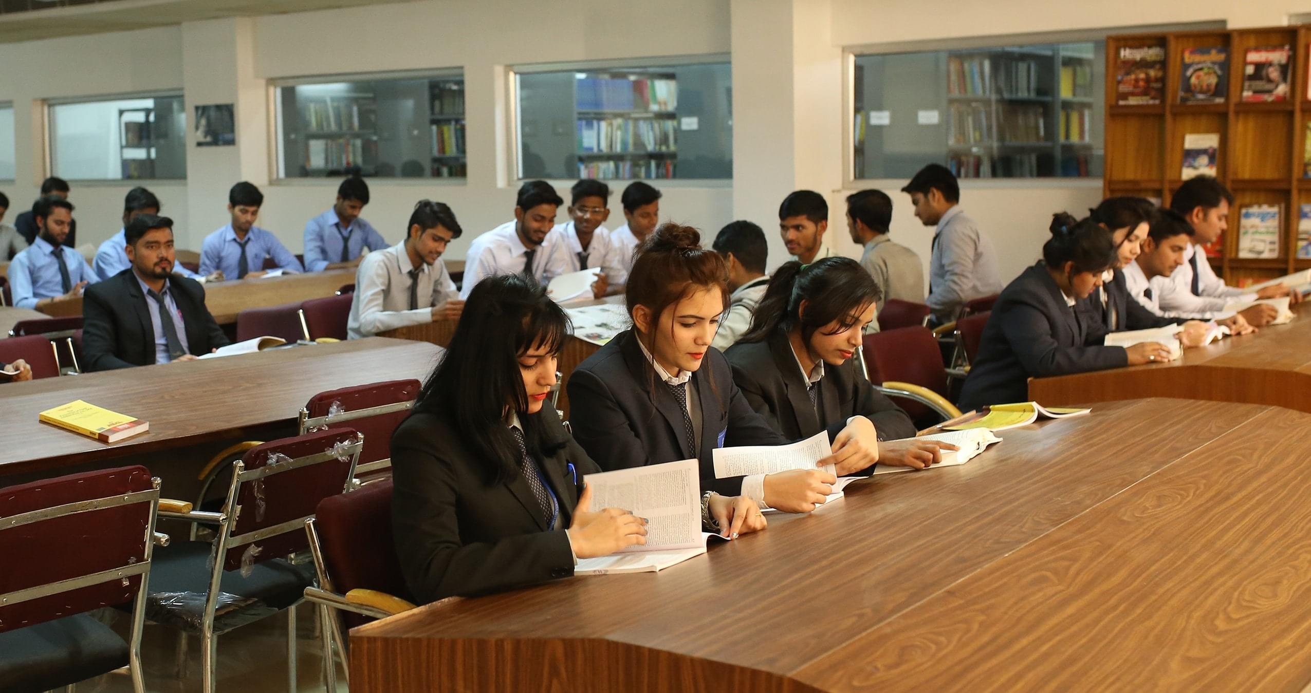 Sanskriti University Mathura Academic Building photo 3